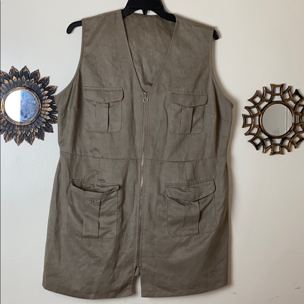 V-Neck Zip Jacket - image 4